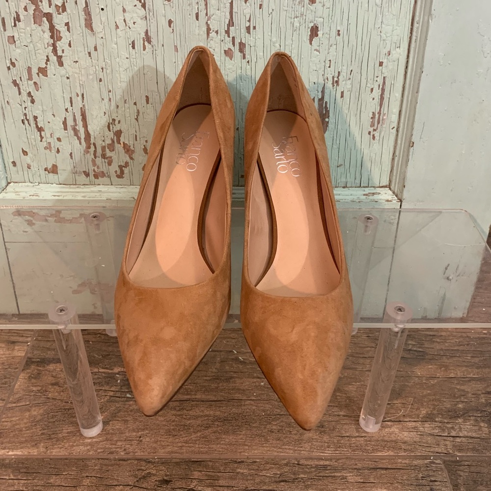 Women’s Franco Sarto tan suede pointed toe pumps with block heel